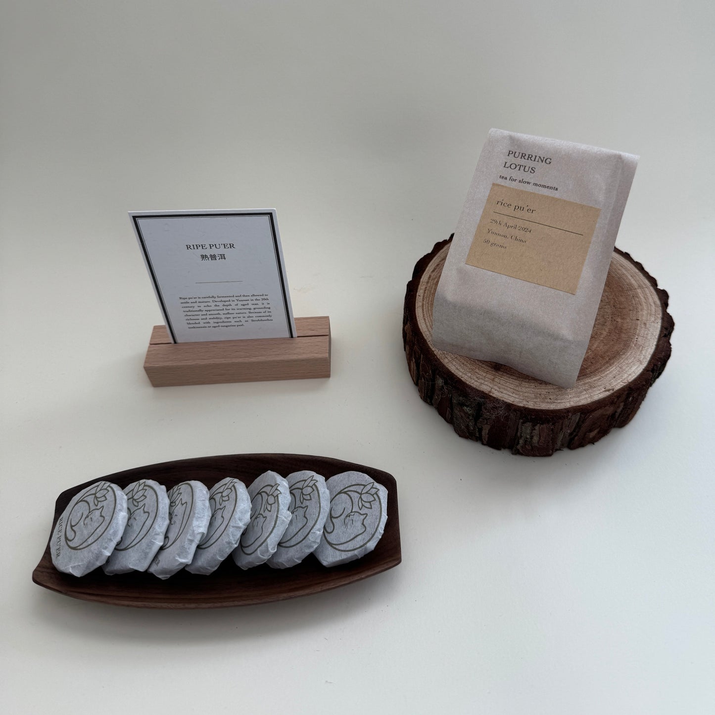 Glutinous rice pu'er mini-cakes with tea card and packaging