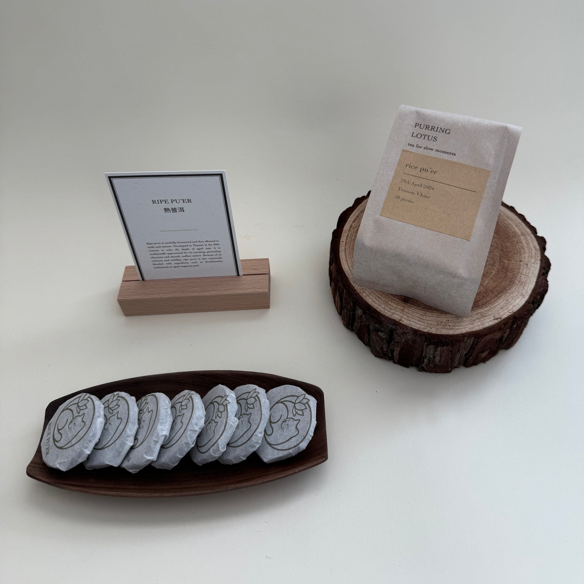 Glutinous rice pu'er mini-cakes with tea card and packaging
