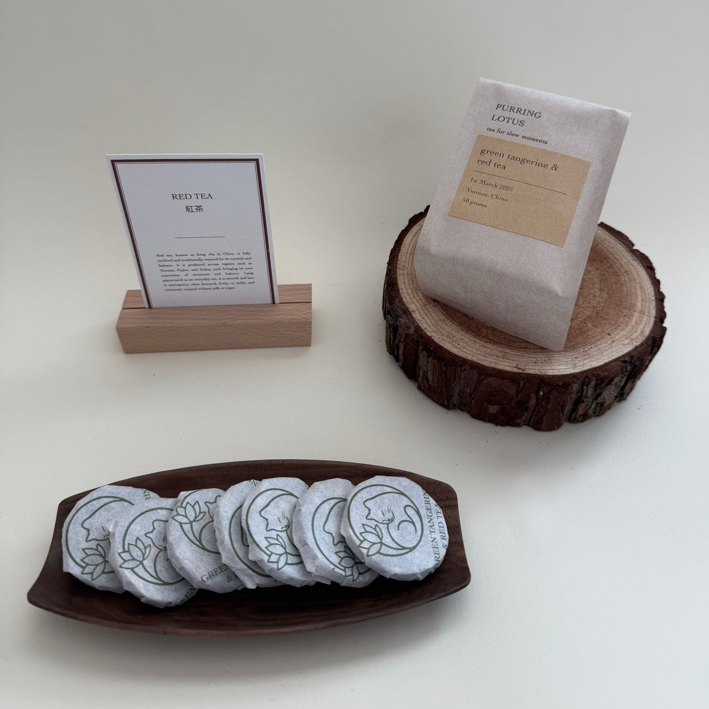 Green tangerine & red tea mini-cakes with card and packaging
